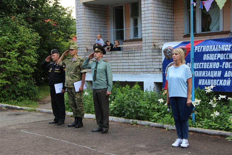 Росгвардейцы приняли у ивановских школьников экзамен по военной подготовке