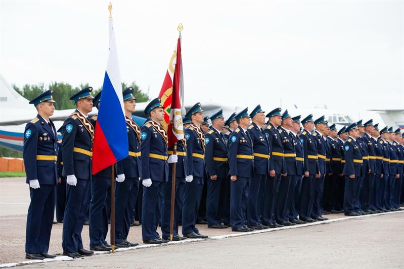 Экипаж самолета Ил-76МД «Иван Яковлев»