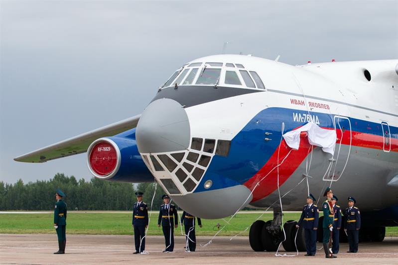Экипаж самолета Ил-76МД «Иван Яковлев»