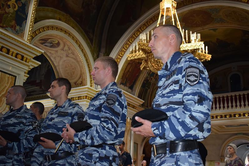 Приволжские росгвардейцы почтили память небесного покровителя Росгвардии - святого князя Владимира