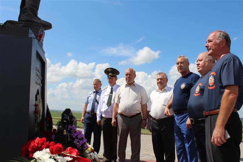 Росгвардия приняла участие в праздновании 75-летия победы в Курской битве