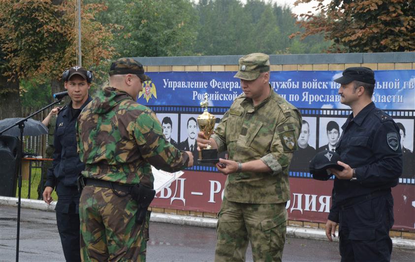В Ярославле прошли соревнования по пауэртлону среди подразделений регионального управления Росгвардии (видео)