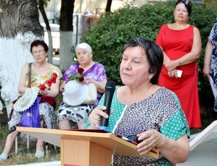 В Ростове-на-Дону увековечили имя офицера, отдавшего жизнь в борьбе с преступностью (видео)