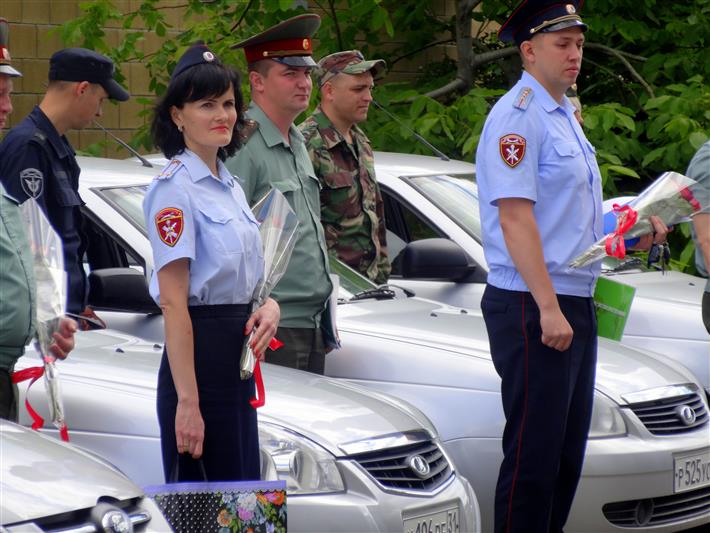 Сотрудники Управления Росгвардии по Белгородской области провели памятную акцию, в ходе которой навестили 23 семьи погибших коллег