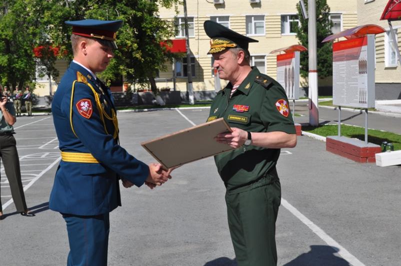 Военнослужащие головного полка калиновского соединения Уральского округа Росгвардии отметили 60 летний юбилей воинской части