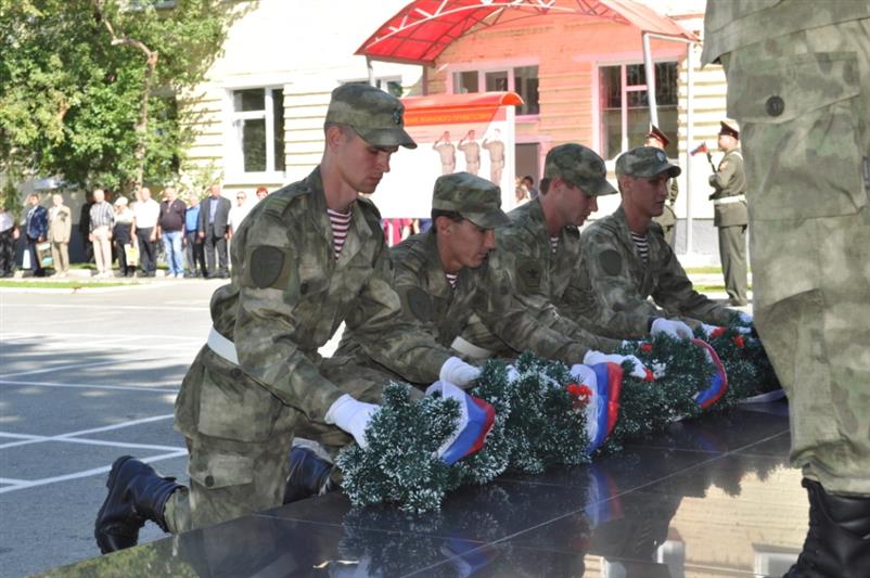 Военнослужащие головного полка калиновского соединения Уральского округа Росгвардии отметили 60 летний юбилей воинской части