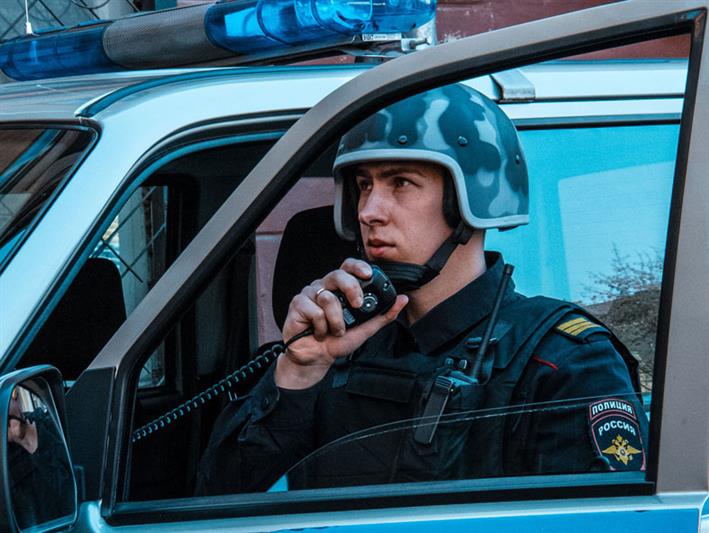 В Омске росгвардейцы задержали гражданина, совершавшего хулиганские действия в муниципальном автобусе
