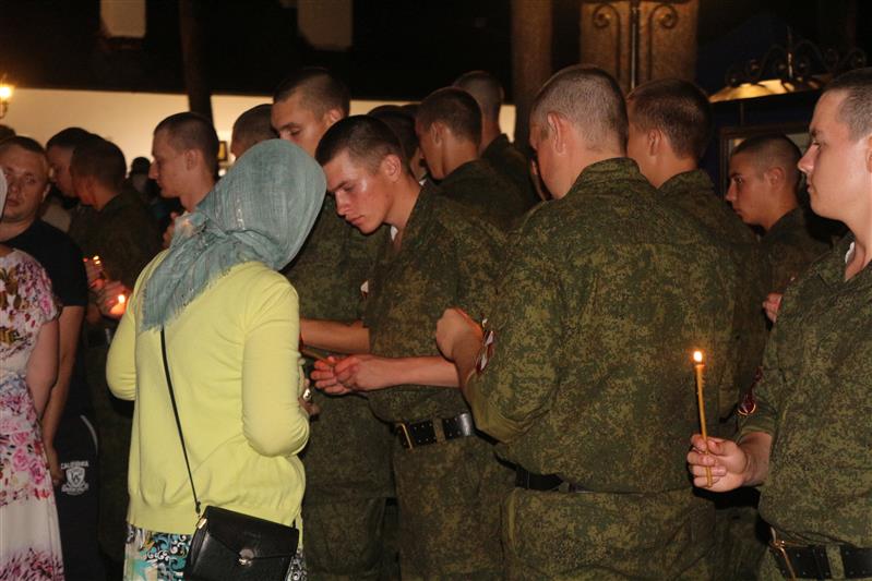 Военнослужащие саровского соединения Росгвардии приняли участие в открытии и освещении православного храма в честь святых царственных страстотерпцев