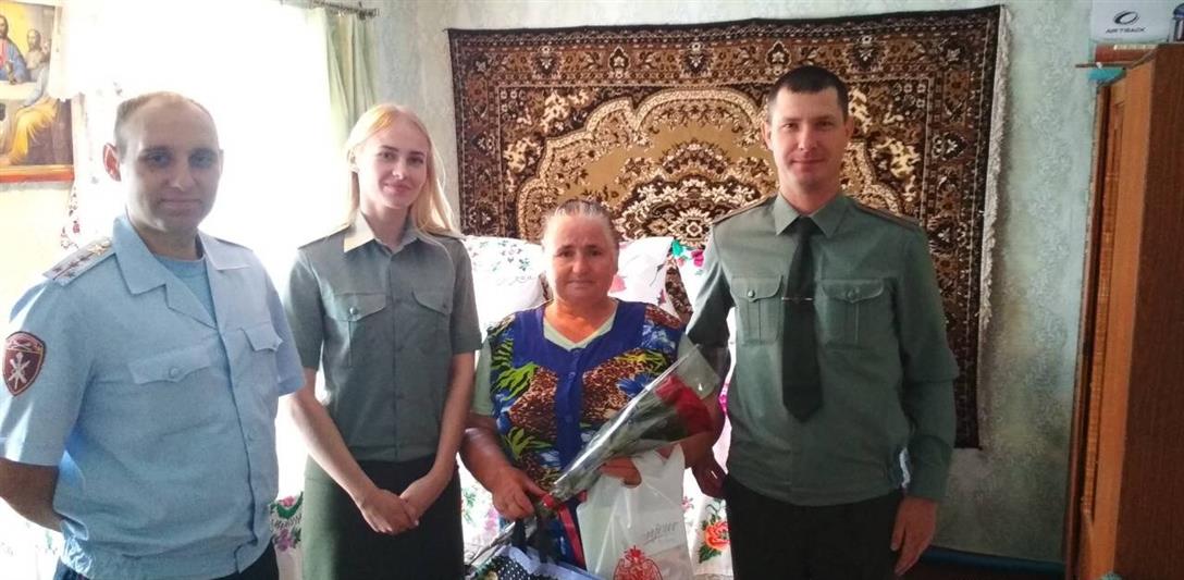 Сотрудники Управления Росгвардии по Белгородской области провели памятную акцию, в ходе которой навестили 23 семьи погибших коллег