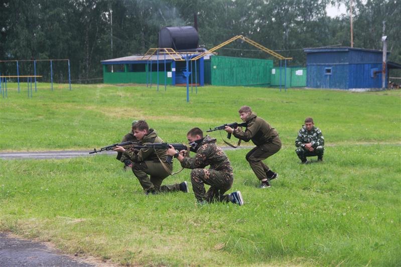 В Тюменской области офицеры Росгвардии приняли участие в открытии военно-патриотического лагеря  (фото)