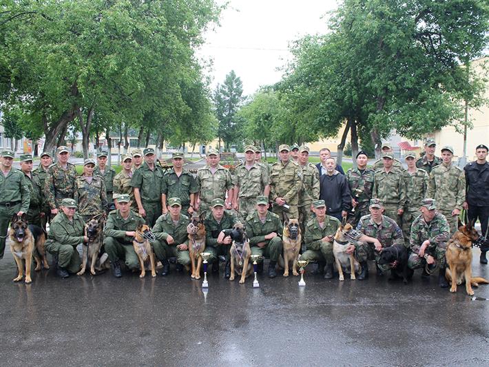 В северском соединении прошли соревнования по многоборью кинологов Сибирского округа Росгвардии