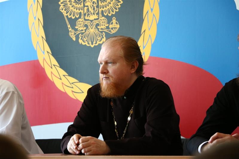 В екатеринбургском ОМОН на транспорте состоялась встреча сотрудников с  представителями епархии