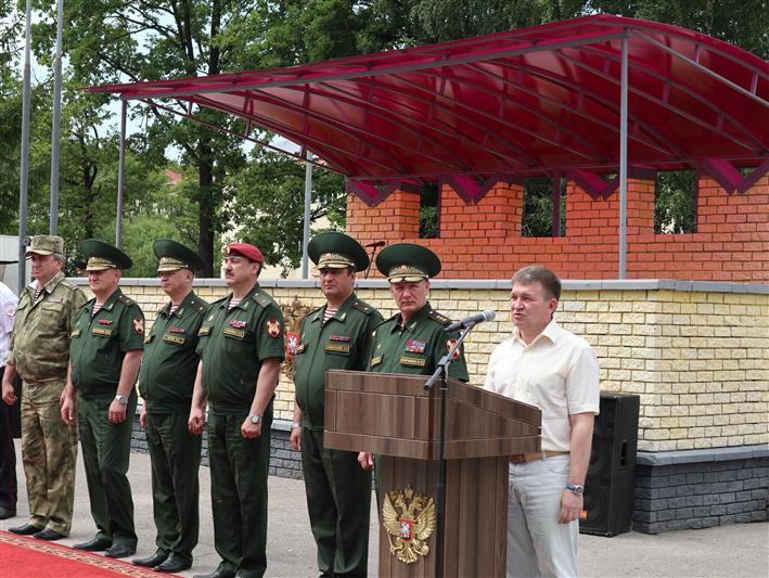 Командующий Приволжским округом Росгвардии наградил военнослужащих и сотрудников, обеспечивших безопасность мероприятий ЧМ-2018 в Нижнем Новгороде