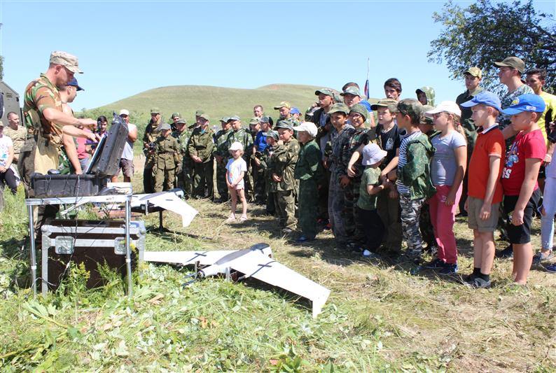 В Самарской области сотрудники Росгвардии побывали в гостях у воспитанников военно-патриотических клубов