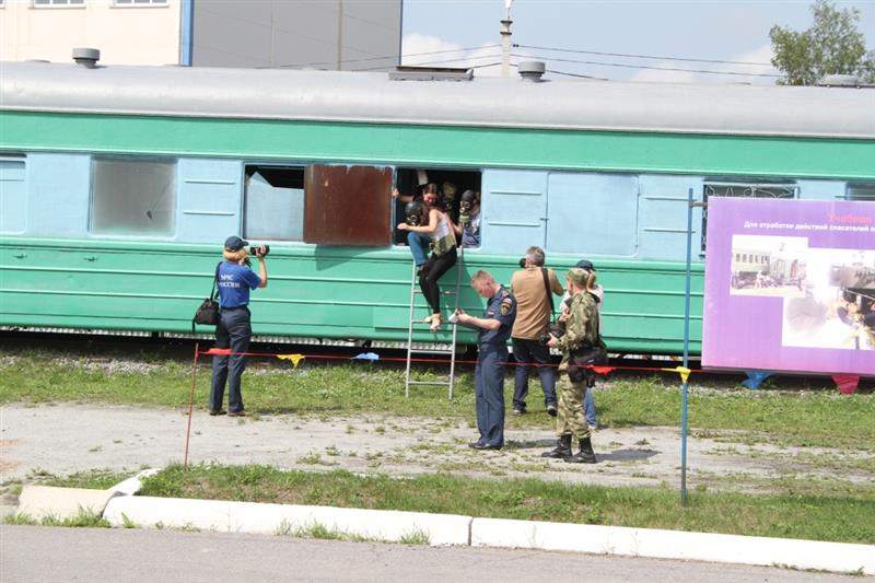 Команда во главе с офицером Росгвардии показала лучший результат на состязании-тренинге по спасательному делу среди представителей СМИ и пресс-служб Хабаровского края (фото)
