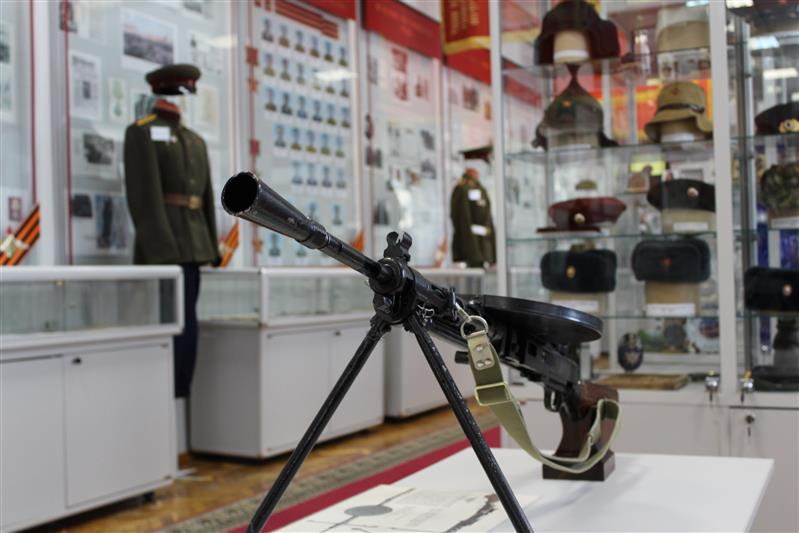 Саратовские росгвардейцы познакомились с музейной экспозицией, посвященной 100-летию со Дня рождения генерала армии И.К. Яковлева