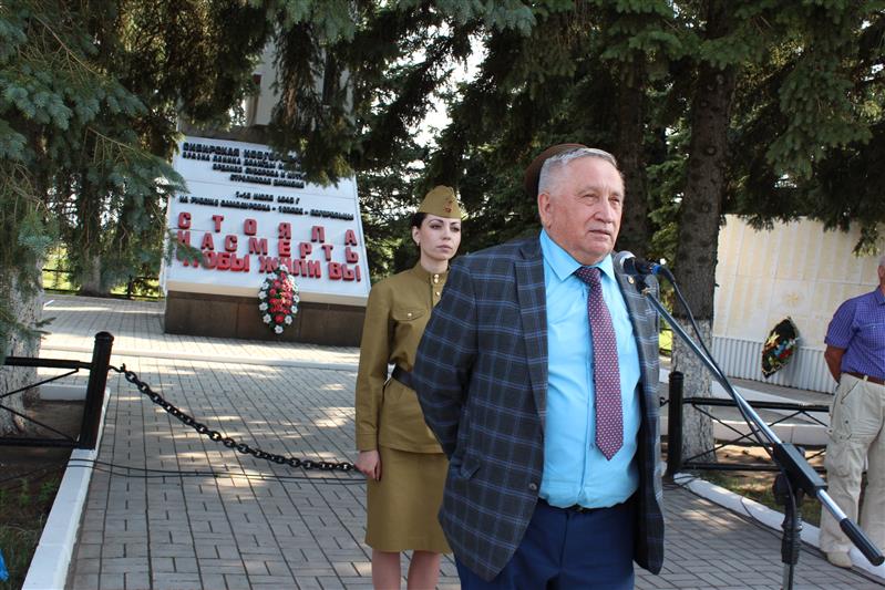 Представители Росгвардии почтили память героев Великой Отечественной войны в Поныровском районе Курской области (фото)