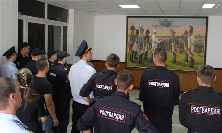 Саратовские росгвардейцы познакомились с музейной экспозицией, посвященной 100-летию со Дня рождения генерала армии И.К. Яковлева