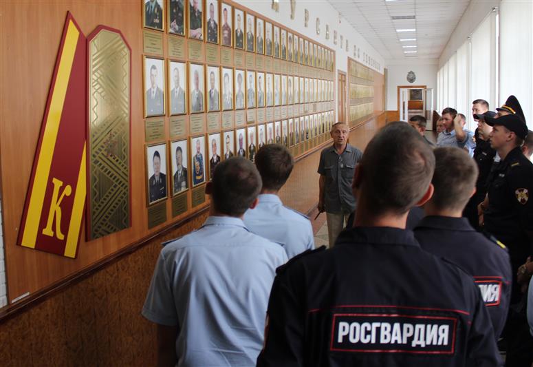 Саратовские росгвардейцы познакомились с музейной экспозицией, посвященной 100-летию со Дня рождения генерала армии И.К. Яковлева