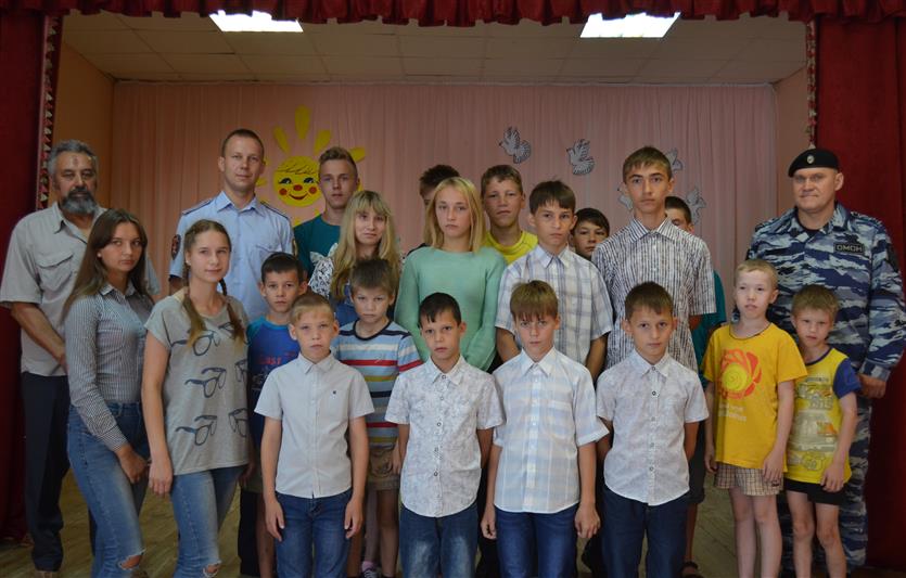 В Ульяновске росгвардейцы рассказали воспитанникам детского дома о генерале армии И.К. Яковлеве