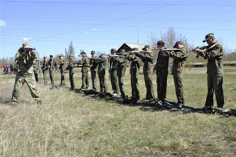 Росгвардейцы провели военно-полевые сборы для студентов Мирнинского колледжа