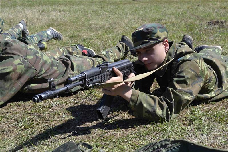 Росгвардейцы провели военно-полевые сборы для студентов Мирнинского колледжа