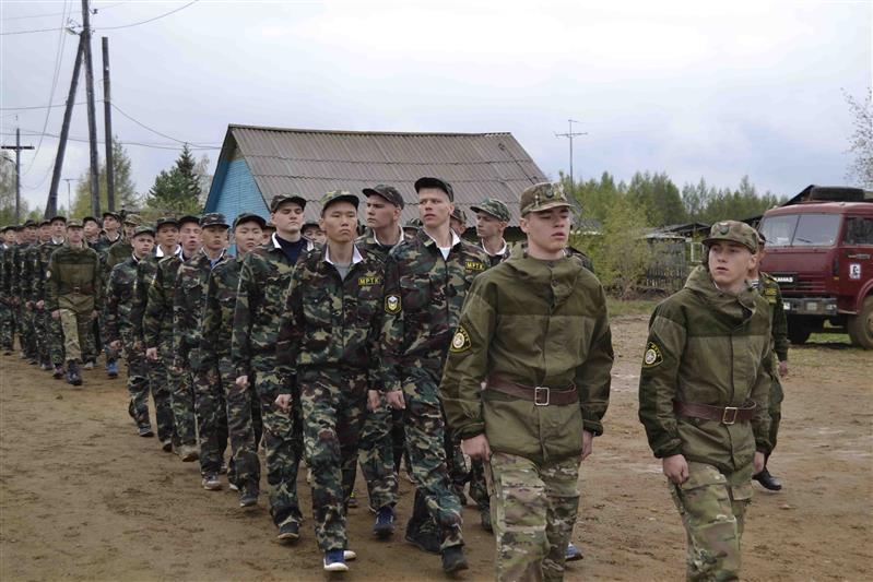 Росгвардейцы провели военно-полевые сборы для студентов Мирнинского колледжа