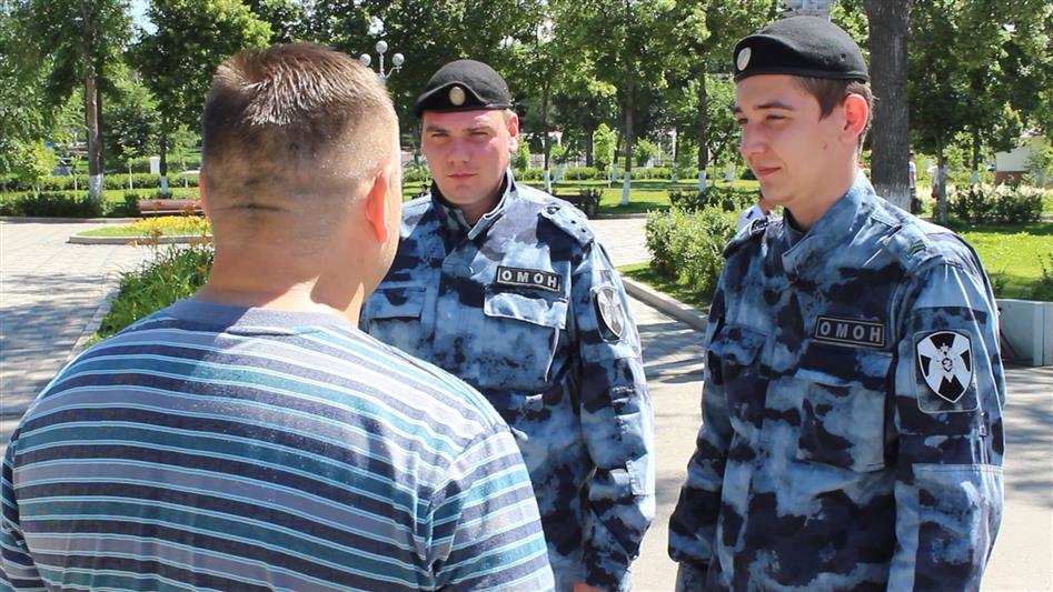 Самарские росгвардейцы спасли болельщика и помогли ему успеть на фан-фест (фото, видео)