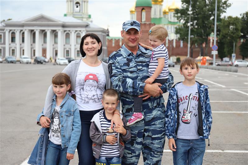Всероссийская акция Росгвардии ко Дню семьи, любви и верности (эксклюзивное видео, фото)