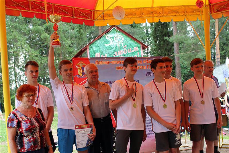 В Кировской области состоялась военно-спортивная игра «Зарница», посвящённая памяти бойца ОМОН,  погибшего при исполнении служебного долга