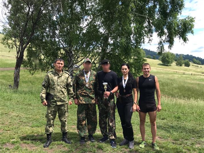 На Алтае росгвардейцы завоевали бронзу на соревнованиях по летнему служебному биатлону