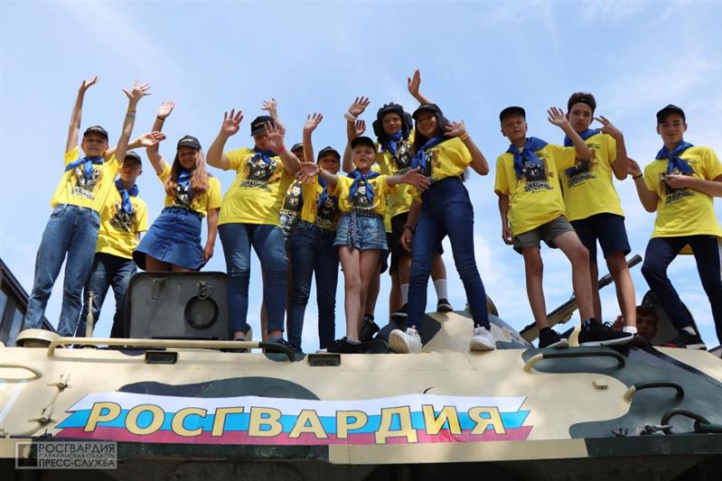 Росгвардейцы провели военно-патриотическое мероприятие для участников летнего лагеря «Восток» (фото,видео)