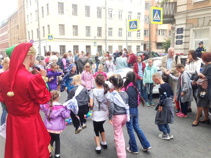 В Санкт-Петербурге дети росгвардейцев приняли участие в ежегодном благотворительном празднике «В гостях у дяди Степы», посвященном началу учебного года