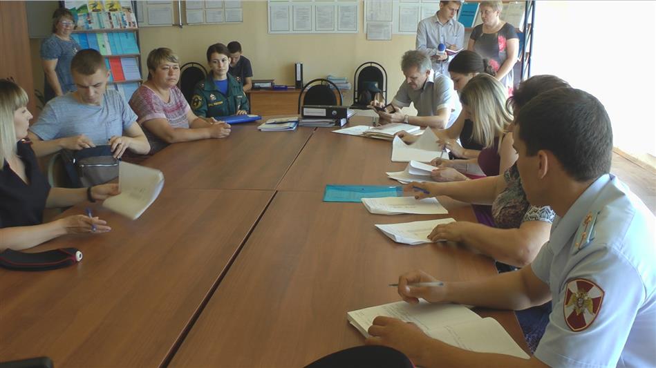 В Белгородской области росгвардейцы проверили безопасность школ