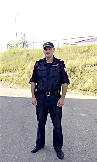В Алдане росгвардеец спас женщину с ребёнком, тонувших в реке