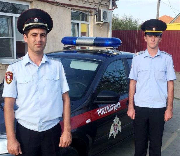 В Адыгее сотрудники Росгвардии оказали помощь женщине, потерявшейся из-за провалов в памяти 