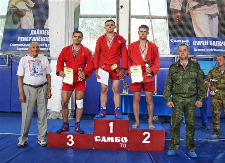 В Центральном округе Росгвардии состоялся чемпионат по самбо