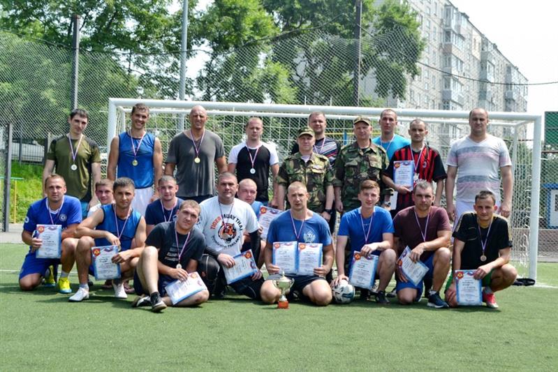 Сотрудники приморского ОМОН победили в чемпионате по мини-футболу
