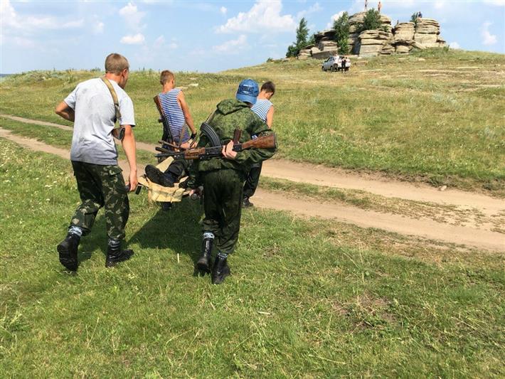 В Челябинской области офицеры СОБР приняли участие в проведении военно-патриотической игры «Гонка юных героев»