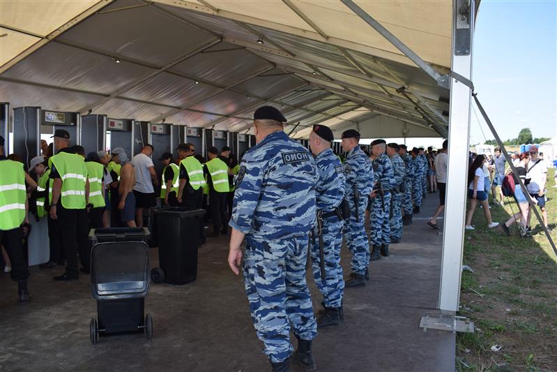 В Нижегородской области росгвардейцы обеспечили правопорядок во время проведения международного фестиваля Alfa Future People (фото)