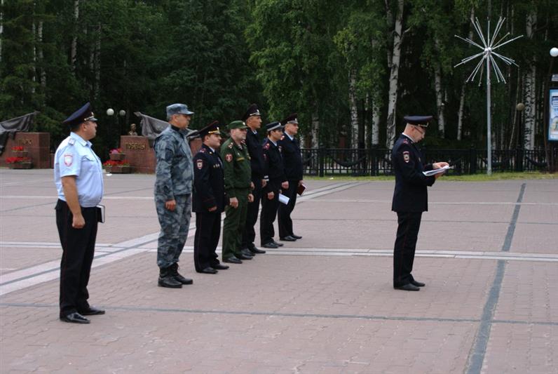 В Ханты-Мансийском автономном округе – Югре гарнизонный развод нарядов  Росгвардии  и полиции посвятили 100-летию со дня рождения генерала армии И.К. Яковлева
