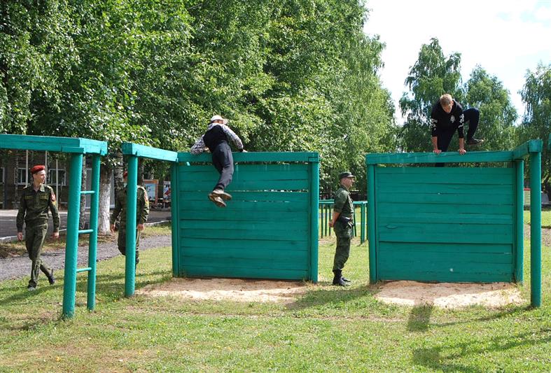 Военнослужащие и сотрудники Приволжского округа провели  акцию «Зарядись энергией с Росгвардией!», посвящённую Дню физкультурника (фото) 