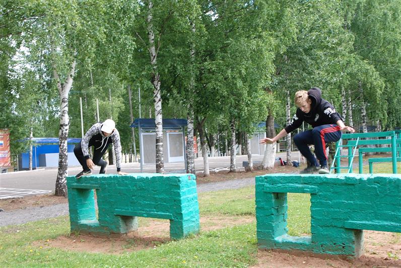 Военнослужащие и сотрудники Приволжского округа провели  акцию «Зарядись энергией с Росгвардией!», посвящённую Дню физкультурника (фото) 