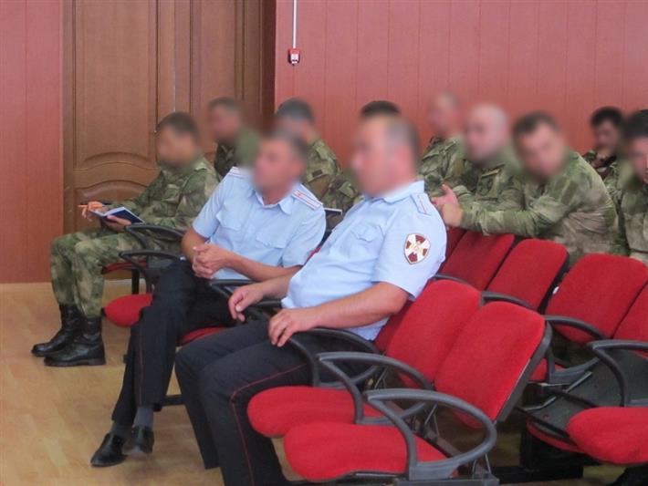 В Дагестане сотрудникам Росгвардии в рамках служебной подготовки прочитали лекцию о мероприятиях по борьбе с наркоманией
