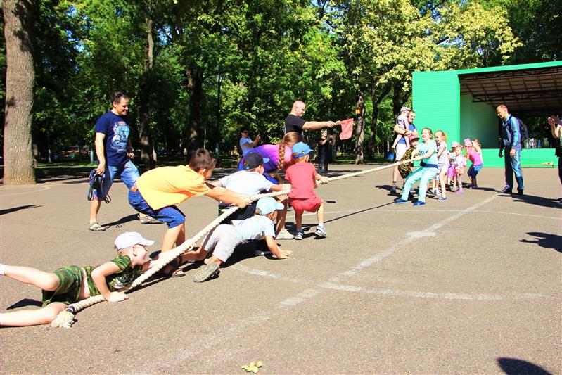 Военнослужащие и сотрудники Южного округа приняли участие в акции «Зарядись энергией с Росгвардией!», посвященной Дню физкультурника (фото, видео)