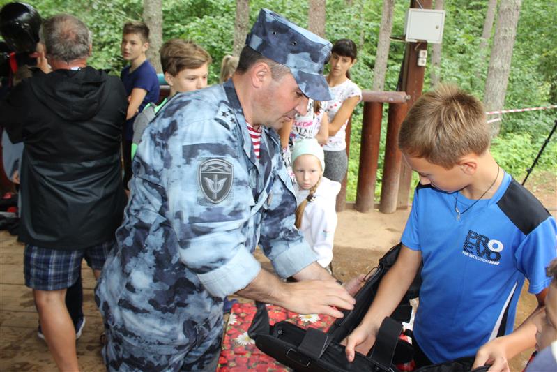    Псковские росгвардейцы присоединились к Всероссийской акции «Прокачай лето!»