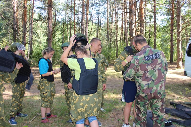 Офицеры СОБР приняли участие в организации фестиваля «Студенческое лето–2018»
