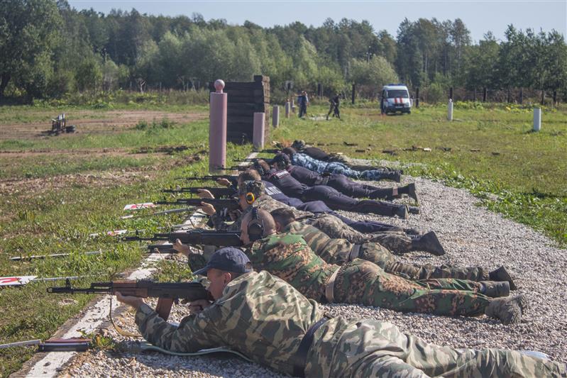 Новгородские росгвардейцы стали призёрами межведомственного турнира по скоростной стрельбе