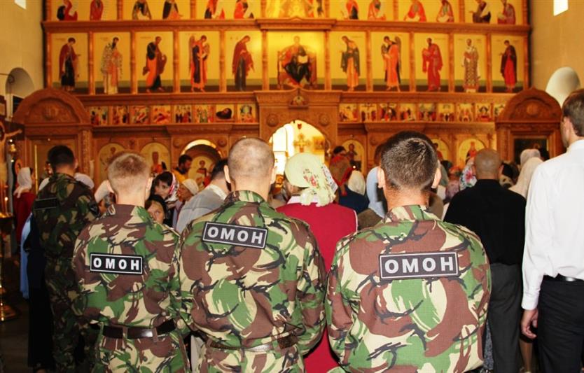 В храмах, церквях и приходах Уральского федерального округа проходят заупокойные богослужения по погибшим военнослужащим Росгвардии