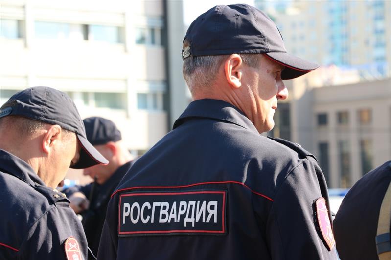 В Екатеринбурге состоялся гарнизонный развод нарядов Росгвардии, заступающих на боевую службу по охране общественного порядка
